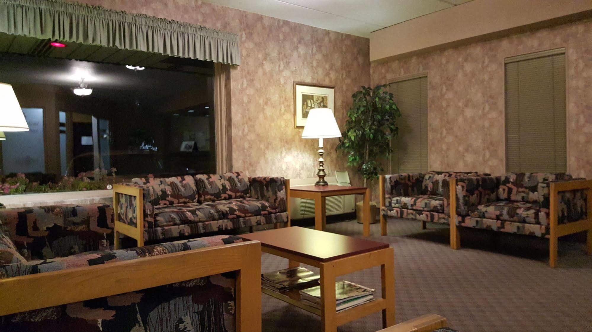 Hotel Motel Penn-Mass Труа-Ривьер Экстерьер фото