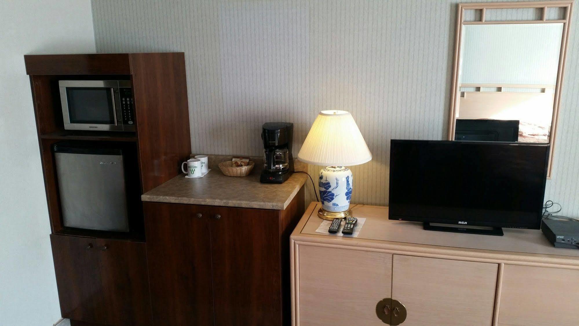 Hotel Motel Penn-Mass Труа-Ривьер Экстерьер фото